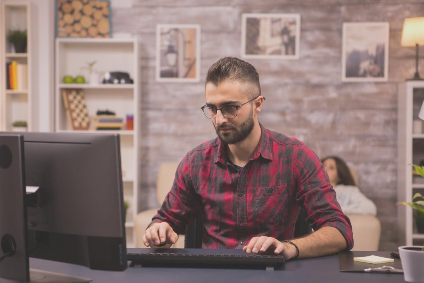 Participants actifs lors d'un séminaire de formation SEO technique